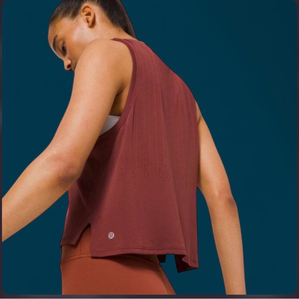 Lululemon train to be tank in rust